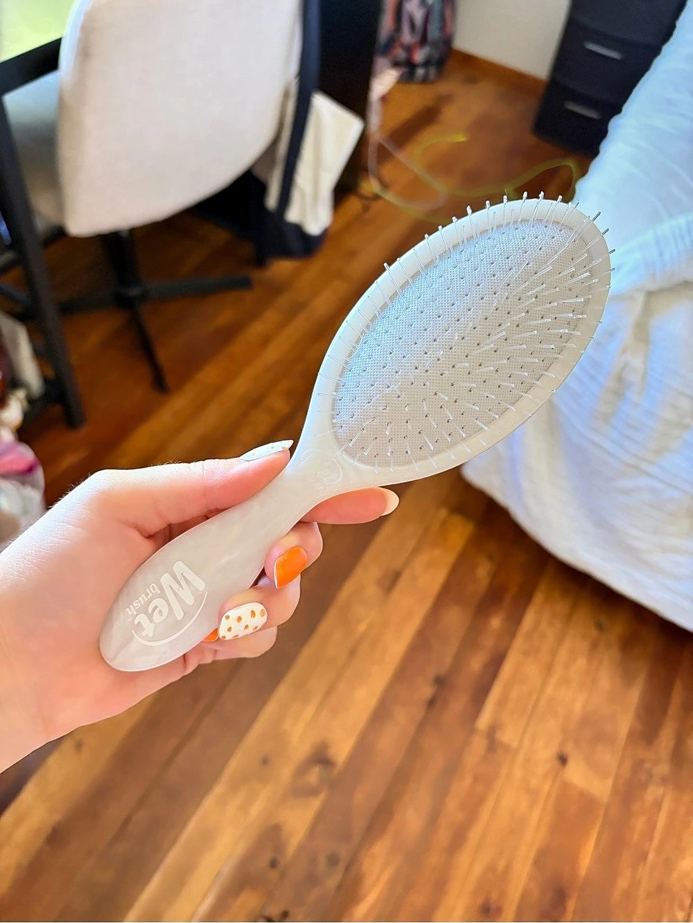 Wet Brush Original Detangler Hair Brush in White